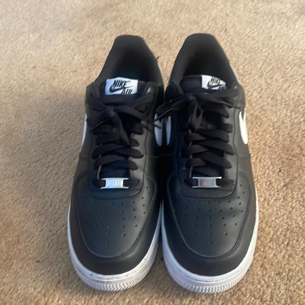 Men Air Force size 9.5